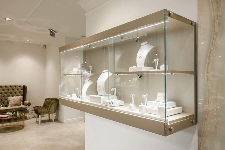 Vitrines d’Exposition Sur Mesure pour Magasins, Bijouteries et Showrooms
